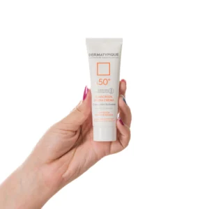 خرید کرم ضد آفتاب درماتیپیک بی رنگ برای پوست خشک